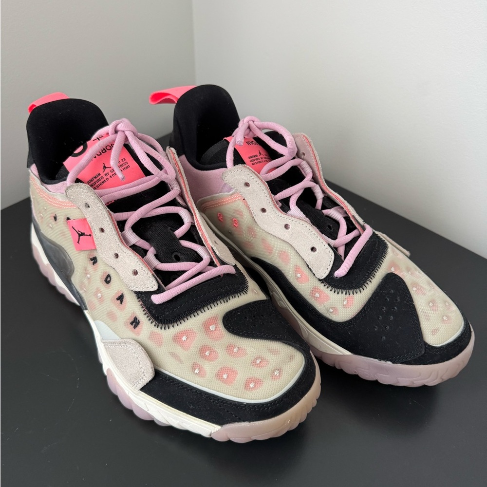 Women’s Jordan delta 2 light arctic pink